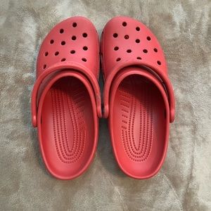 Crocs - Men’s 7/Women’s 9